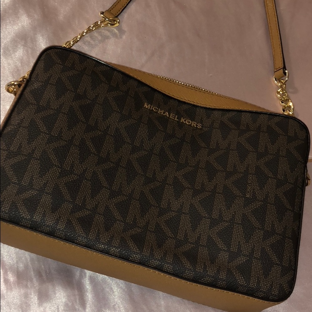 *SOLD* Michael Kors Crossbody purse